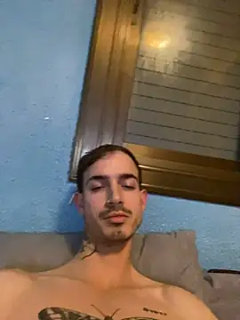 Snapshot of Boboloco2 chatting on 01/12/25, 01:11 Boboloco2 online show from 01/12/25, 01:11