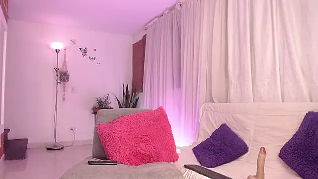 Katalina Rosee online show from 01/26/25, 05:45