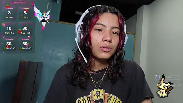 Snapshot of Lovelyamyy chatting on 10/13/25, 04:40 Lovelyamyy online show from 10/13/25, 04:40