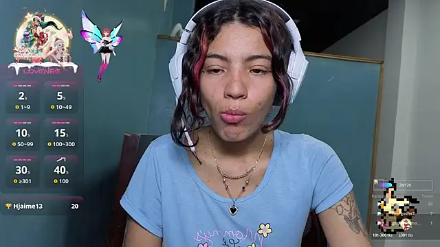 Snapshot of Lovelyamyy chatting on 11/14/25, 01:54 Lovelyamyy online show from 11/14/25, 01:54