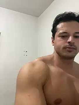 Snapshot of Lucasfit24 chatting on 01/22/25, 11:21 Lucasfit24 online show from 01/22/25, 11:21