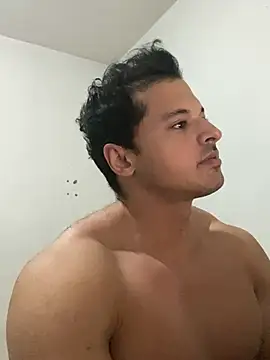 Snapshot of Lucasfit24 chatting on 02/01/25, 11:21 Lucasfit24 online show from 02/01/25, 11:21