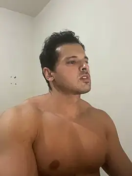 Snapshot of Lucasfit24 chatting on 02/04/25, 12:19 Lucasfit24 online show from 02/04/25, 12:19