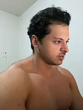 Snapshot of Lucasfit24 chatting on 02/14/25, 11:53 Lucasfit24 online show from 02/14/25, 11:53