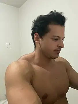 Snapshot of Lucasfit24 chatting on 02/15/25, 11:58 Lucasfit24 online show from 02/15/25, 11:58