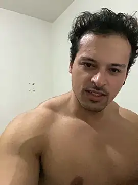 Snapshot of Lucasfit24 chatting on 02/19/25, 12:03 Lucasfit24 online show from 02/19/25, 12:03