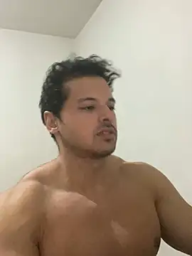 Snapshot of Lucasfit24 chatting on 02/19/25, 11:49 Lucasfit24 online show from 02/19/25, 11:49