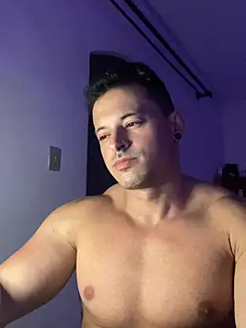 Snapshot of Lucasfit24 chatting on 02/27/25, 11:48 Lucasfit24 online show from 02/27/25, 11:48