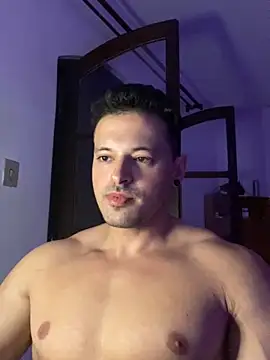 Snapshot of Lucasfit24 chatting on 03/03/25, 12:48 Lucasfit24 online show from 03/03/25, 12:48