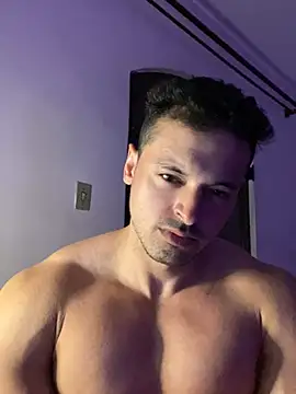 Snapshot of Lucasfit24 chatting on 03/04/25, 12:07 Lucasfit24 online show from 03/04/25, 12:07