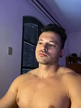 Snapshot of Lucasfit24 chatting on 03/04/25, 01:28 Lucasfit24 online show from 03/04/25, 01:28