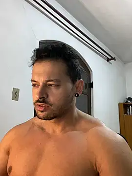 Snapshot of Lucasfit24 chatting on 03/17/25, 12:04 Lucasfit24 online show from 03/17/25, 12:04