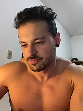 Snapshot of Lucasfit24 chatting on 03/20/25, 12:08 Lucasfit24 online show from 03/20/25, 12:08