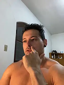 Snapshot of Lucasfit24 chatting on 03/21/25, 11:44 Lucasfit24 online show from 03/21/25, 11:44