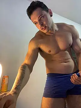 Snapshot of Lucasfit24 chatting on 03/22/25, 12:14 Lucasfit24 online show from 03/22/25, 12:14