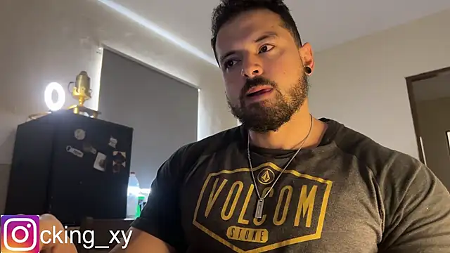 Snapshot of Lucasfit24 chatting on 09/10/25, 01:33 Lucasfit24 online show from 09/10/25, 01:33