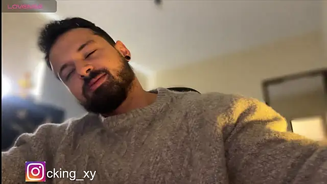 Snapshot of Lucasfit24 chatting on 09/17/25, 01:35 Lucasfit24 online show from 09/17/25, 01:35