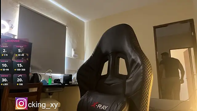 Snapshot of Lucasfit24 chatting on 09/18/25, 01:57 Lucasfit24 online show from 09/18/25, 01:57