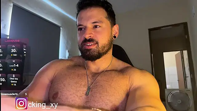 Snapshot of Lucasfit24 chatting on 09/21/25, 01:57 Lucasfit24 online show from 09/21/25, 01:57