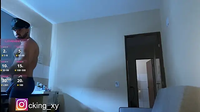 Snapshot of Lucasfit24 chatting on 10/13/25, 03:45 Lucasfit24 online show from 10/13/25, 03:45