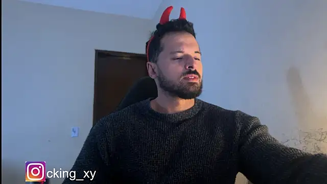 Snapshot of Lucasfit24 chatting on 10/23/25, 02:05 Lucasfit24 online show from 10/23/25, 02:05