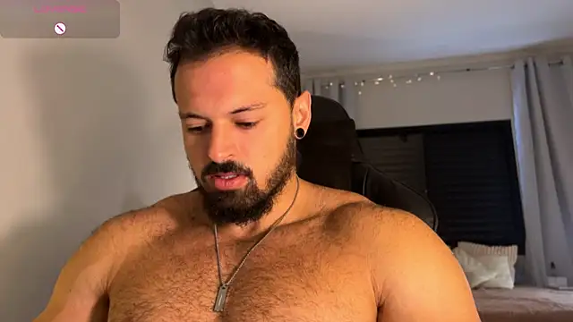 Snapshot of Lucasfit24 chatting on 12/14/25, 02:44 Lucasfit24 online show from 12/14/25, 02:44