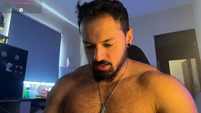 Snapshot of Lucasfit24 chatting on 12/18/25, 02:01 Lucasfit24 online show from 12/18/25, 02:01