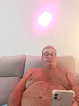 Snapshot of MountJohnXL chatting on 04/30/26, 01:23 MountJohnXL online show from 04/30/26, 01:23