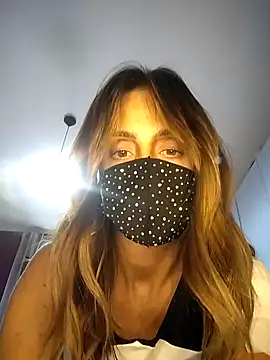 Snapshot of Akemi_rossi chatting on 09/25/25, 11:36 Akemi rossi online show from 09/25/25, 11:36