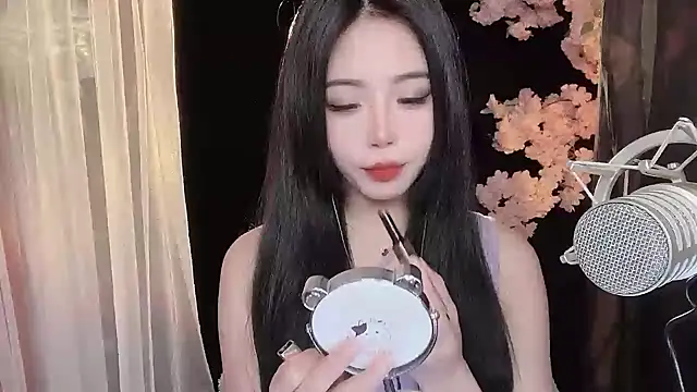 ying-love520 online show from 02/03/25, 02:34