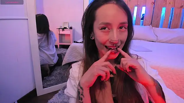 Snapshot of coral_jonesss chatting on 09/29/25, 02:44 coral jonesss online show from 09/29/25, 02:44