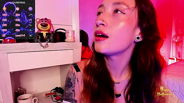 Snapshot of coral_jonesss chatting on 10/13/25, 02:06 coral jonesss online show from 10/13/25, 02:06