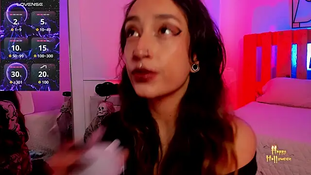 Snapshot of coral_jonesss chatting on 10/28/25, 03:47 coral jonesss online show from 10/28/25, 03:47