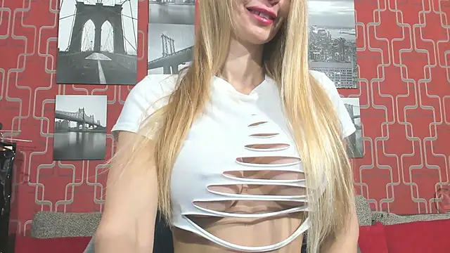 Snapshot of GoddessJulieXX chatting on 02/06/26, 06:29 GoddessJulieXX online show from 02/06/26, 06:29