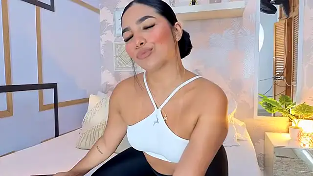 CharlotteGraay online show from 12/03/25, 07:34