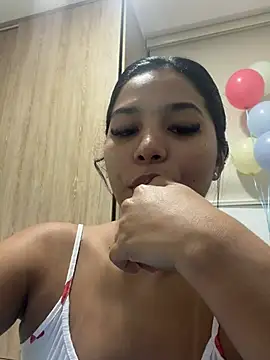 CharlotteGraay online show from 07/27/26, 01:12
