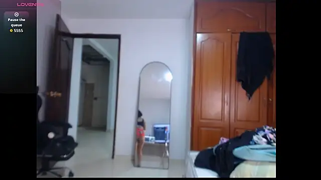 leslycarsson online show from 10/08/25, 11:02