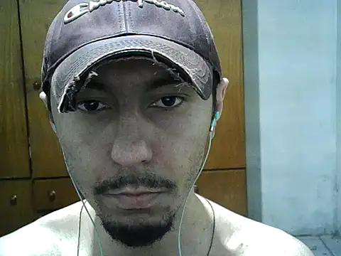 Snapshot of michel1520 chatting on 10/18/25, 05:57 michel1520 online show from 10/18/25, 05:57