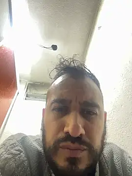 leonardohot1987 online show from 12/22/25, 05:37