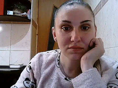 Yuliia30 online show from 04/18/26, 07:18