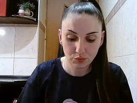 Yuliia30 online show from 05/02/26, 04:12