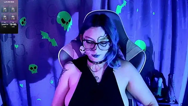 Kimlennox  online show from 12/01/25, 02:00