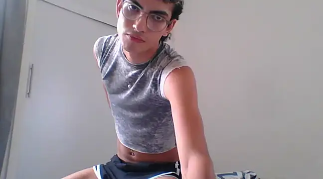 Snapshot of Axel_Twink1 chatting on 02/13/25, 02:52 Axel Twink1 online show from 02/13/25, 02:52