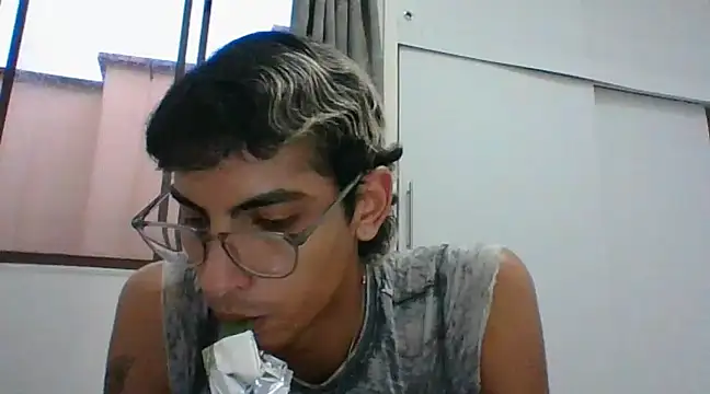 Snapshot of Axel_Twink1 chatting on 02/13/25, 10:54 Axel Twink1 online show from 02/13/25, 10:54