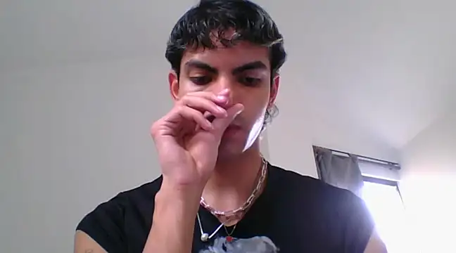 Snapshot of Axel_Twink1 chatting on 02/15/25, 08:33 Axel Twink1 online show from 02/15/25, 08:33