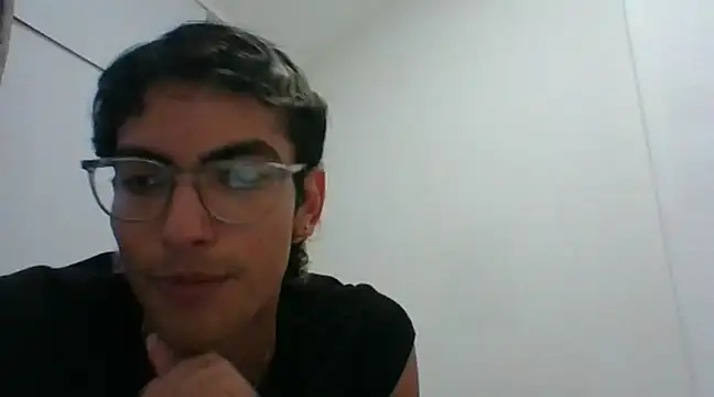 Snapshot of Axel_Twink1 chatting on 02/27/25, 11:04 Axel Twink1 online show from 02/27/25, 11:04