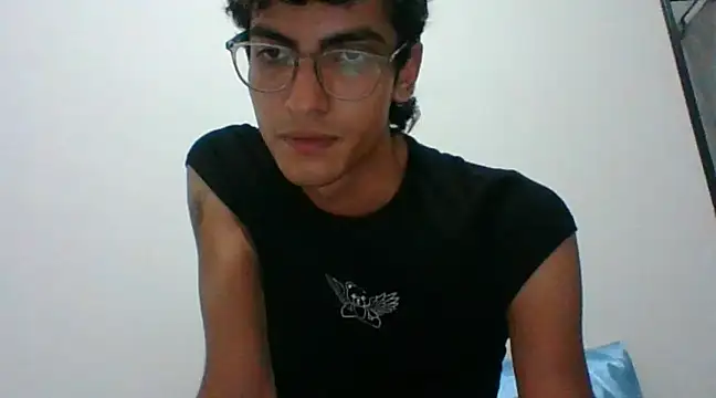 Snapshot of Axel_Twink1 chatting on 03/20/25, 01:57 Axel Twink1 online show from 03/20/25, 01:57