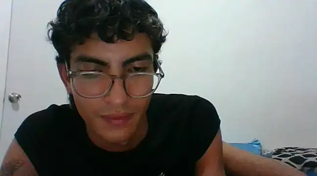 Snapshot of Axel_Twink1 chatting on 03/20/25, 05:02 Axel Twink1 online show from 03/20/25, 05:02