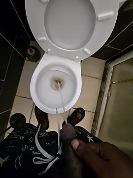 Snapshot of doctorlove972 chatting on 10/22/25, 01:33 doctorlove972 online show from 10/22/25, 01:33