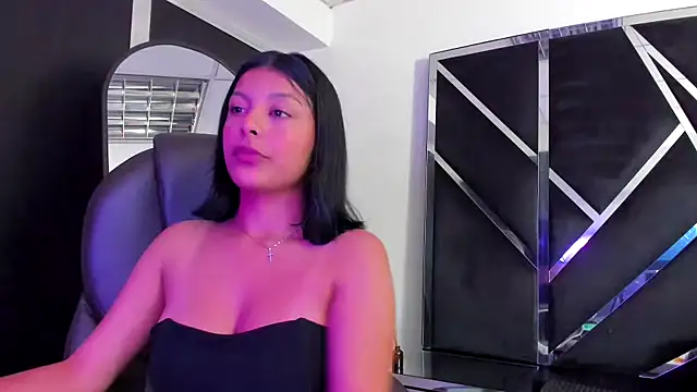 Snapshot of Salmaportman69 chatting on 10/20/25, 03:18 Salmaportman69 online show from 10/20/25, 03:18